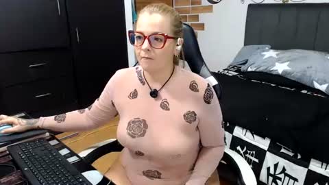 Snapshot of perlagoloza05 chatting on 06-30-26, 03:51 goloza online show from 06-30-26, 03:51