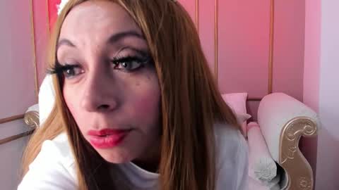 PerlaPreciosa online show from 12-16-25, 04:17