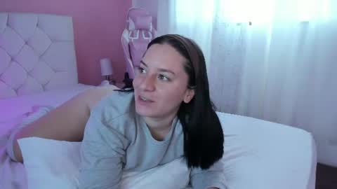 Marie online show from 06-15-26, 11:01