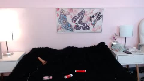 Snapshot of persefyre chatting on 12-18-25, 11:38 Persefone online show from 12-18-25, 11:38