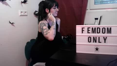 Persephone online show from 05-27-26, 12:02