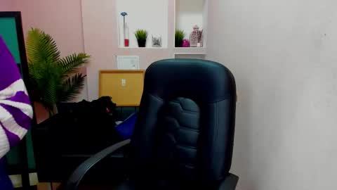 horror flying on the wings of the night.... online show from 11-30-25, 11:14