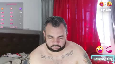 Snapshot of perverseveteranmanxxx chatting on 05-10-26, 03:28 Carlos online show from 05-10-26, 03:28