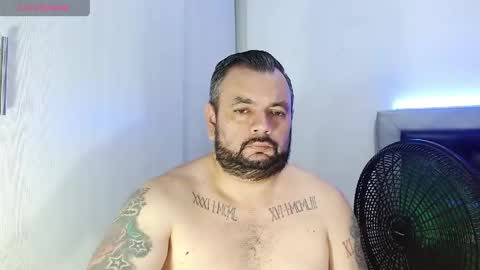 Snapshot of perverseveteranmanxxx chatting on 05-17-26, 03:04 Carlos online show from 05-17-26, 03:04