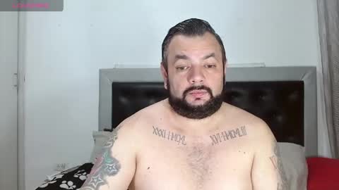 Snapshot of perverseveteranmanxxx chatting on 06-05-26, 05:03 Carlos online show from 06-05-26, 05:03