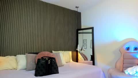 Lizza online show from 11-22-25, 11:31