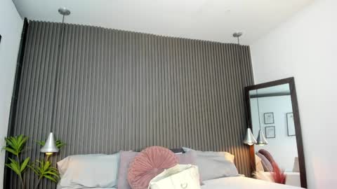 Lizza online show from 04-12-26, 11:26