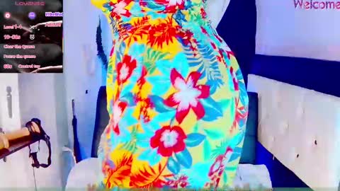 Snapshot of pervertmom_ chatting on 02-16-25, 08:11 ESMERALDA online show from 02-16-25, 08:11