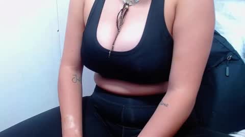  Nicole   online show from 01-26-25, 02:08