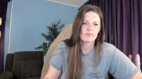 Snapshot of pessimistically_optimistic chatting on 04-28-26, 11:26 Kelly online show from 04-28-26, 11:26