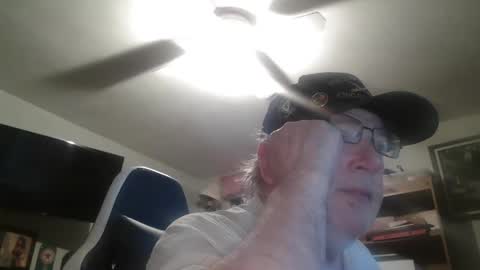 Snapshot of peterinohio57 chatting on 05-12-26, 10:34 peterinohio57 online show from 05-12-26, 10:34