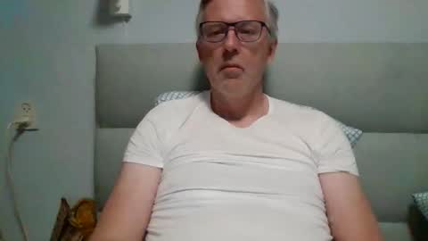 Snapshot of peteruitholland2 chatting on 05-21-26, 09:38 peteruitholland2 online show from 05-21-26, 09:38