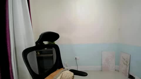 petite_angelxxx online show from 06-25-26, 05:12
