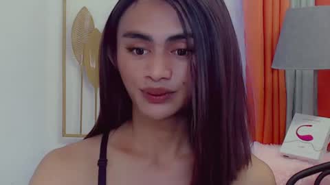 petite_barbie88 online show from 06-15-26, 04:15
