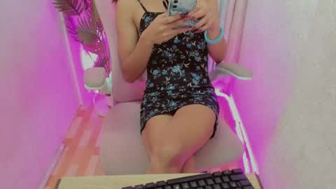 petite_barbie88 online show from 07-22-26, 10:29