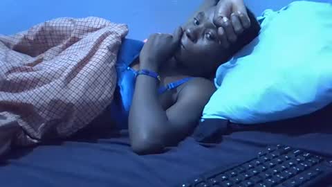 petite_bella21 online show from 04-11-26, 10:47