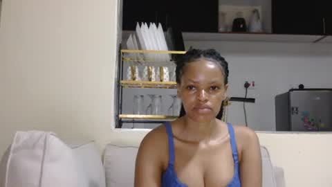 petite_beroh online show from 04-28-26, 07:35