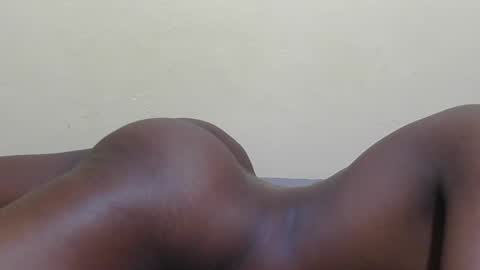Snapshot of petite_bunni chatting on 07-06-26, 05:15 petite_bunni online show from 07-06-26, 05:15