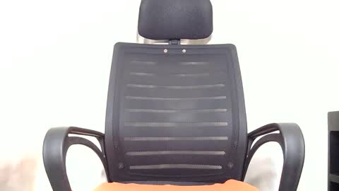 Snapshot of petite_freakette chatting on 05-10-26, 07:52 Moon online show from 05-10-26, 07:52