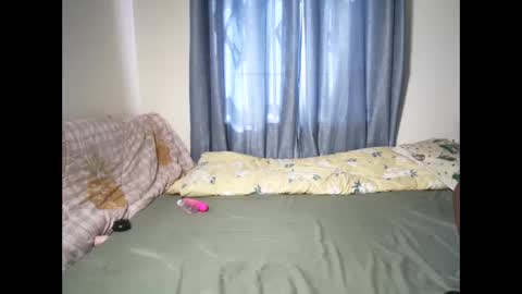 Snapshot of petite_funnie chatting on 09-20-25, 07:09 petite_funnie online show from 09-20-25, 07:09