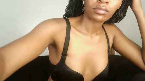 mimi online show from 02-03-26, 03:39