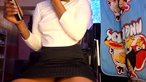 Snapshot of petite_loverr chatting on 07-06-26, 06:10 Petite loverr online show from 07-06-26, 06:10