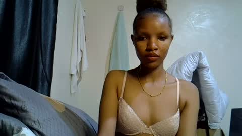 petite_melinda online show from 06-11-26, 12:32