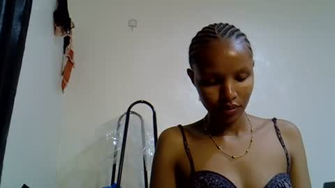 petite_melinda online show from 06-18-26, 09:41