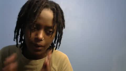 petite_star2 online show from 02-03-26, 04:54