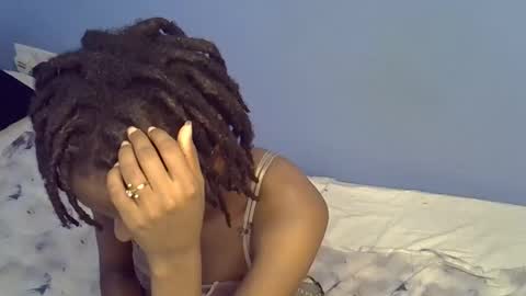 petite_star2 online show from 02-11-26, 04:39