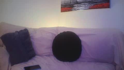 petite treat  online show from 02-02-25, 08:13