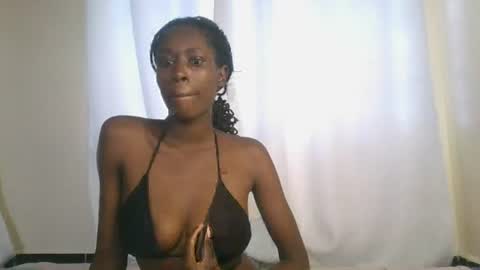 Snapshot of petiteblackjuicy chatting on 07-13-26, 10:40 Amara online show from 07-13-26, 10:40