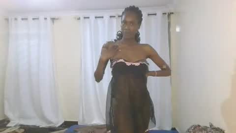Snapshot of petiteblackjuicy chatting on 07-19-26, 06:22 Amara online show from 07-19-26, 06:22