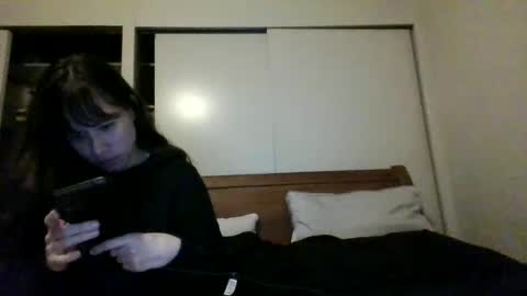 Snapshot of petitedoll30 chatting on 12-19-24, 06:01 Petitedoll30 online show from 12-19-24, 06:01