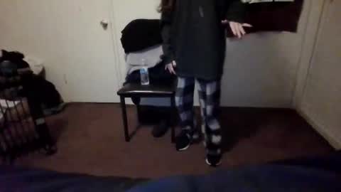 Snapshot of petitedoll30 chatting on 12-25-24, 04:33 Petitedoll30 online show from 12-25-24, 04:33