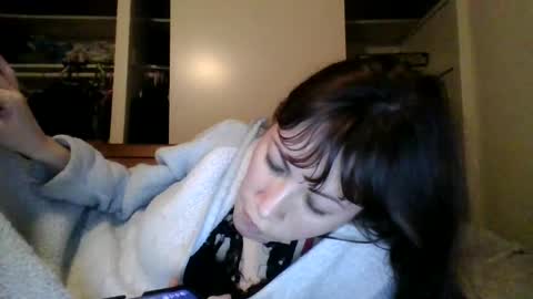 Snapshot of petitedoll30 chatting on 02-06-25, 06:08 Petitedoll30 online show from 02-06-25, 06:08