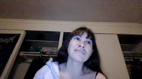 Snapshot of petitedoll30 chatting on 02-08-25, 04:25 Petitedoll30 online show from 02-08-25, 04:25