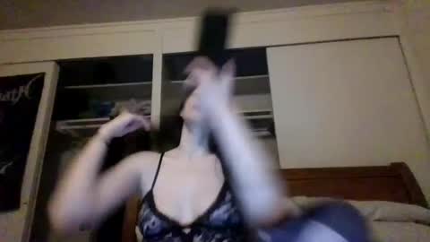 Snapshot of petitedoll30 chatting on 02-21-25, 01:55 Petitedoll30 online show from 02-21-25, 01:55