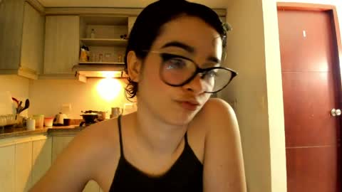 Lunna online show from 04-12-26, 12:37