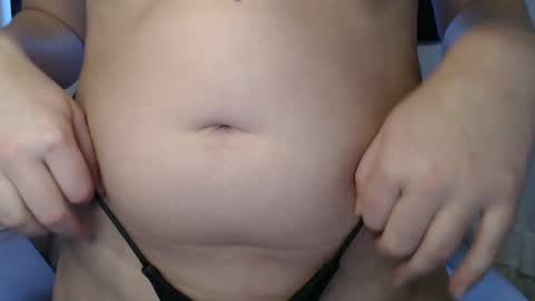 Snapshot of petitegirluvsdick chatting on 02-05-25, 10:12 Bella online show from 02-05-25, 10:12