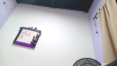 Snapshot of petiteivoryqueen chatting on 12-14-24, 03:51 danna online show from 12-14-24, 03:51