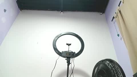 Snapshot of petiteivoryqueen chatting on 01-26-25, 11:39 danna online show from 01-26-25, 11:39