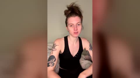 Snapshot of petiteratt chatting on 05-17-26, 11:12 I am very new and dont know what im doing lol online show from 05-17-26, 11:12