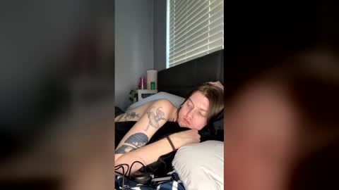 Snapshot of petiteratt chatting on 05-27-26, 11:35 I am very new and dont know what im doing lol online show from 05-27-26, 11:35