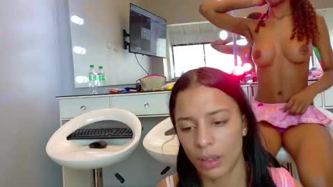 Snapshot of petitestrawberry18 chatting on 04-23-26, 08:55 Tip us ask our names online show from 04-23-26, 08:55