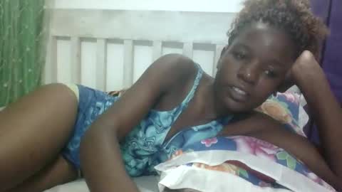 petitesweetchiq online show from 10-25-25, 08:36