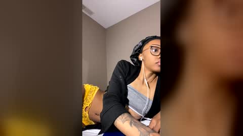 petitetingz online show from 06-11-26, 05:27