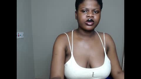 Snapshot of petitexebony1 chatting on 07-24-26, 07:45 Call Me KiKi online show from 07-24-26, 07:45
