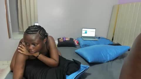 Cayennee online show from 04-08-26, 03:06