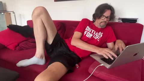 Snapshot of petmario chatting on 08-02-26, 10:57 petmario online show from 08-02-26, 10:57